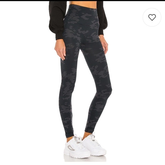 SPANX - Picture 2 of 11